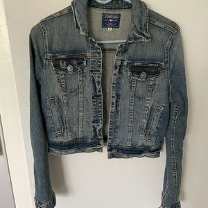 Cropped denim jacket